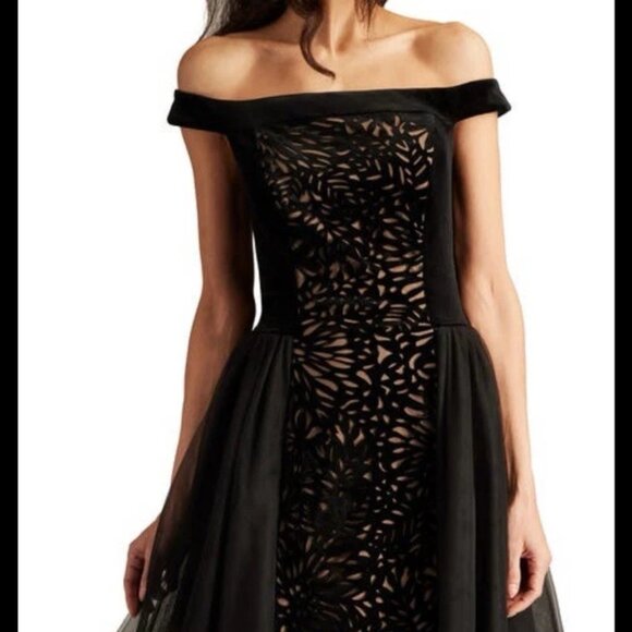 Tadashi Shoji Laser Cut Velvet Off the Shoulder Cocktail Dress Sz 12  orig $518 - Picture 4 of 6